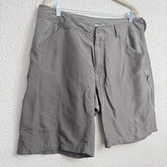 REI Ripstop Cargo Shorts Men’s 36 Stretch Hiking Outdoor - Picture 3 of 5